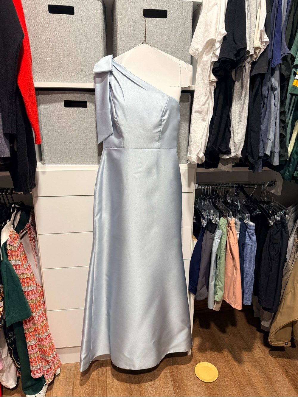 ALFRED SUNG One-Shoulder Mist Satin Gown